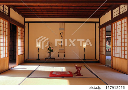 特別名勝栗林公園の掬月亭の掬月の床の間 137912966