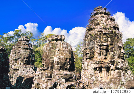 アンコール・トムの人面岩の絶景 アンコール・トムの人面岩の絶景 137912980