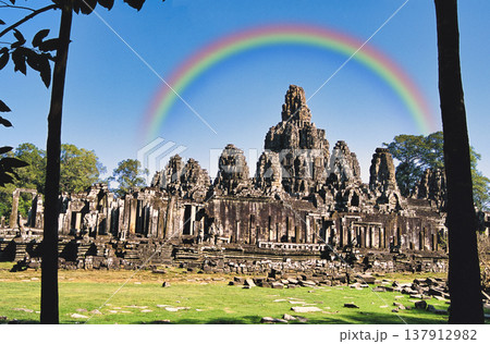 アンコール・トムの人面岩の絶景 137912982