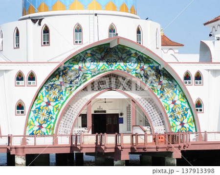 マラッカ 水上モスク 137913398