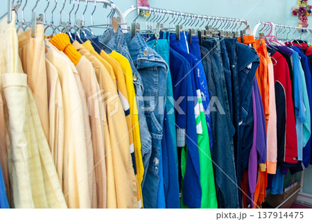 原宿系古着屋さんのおしゃれな店内　 137914475