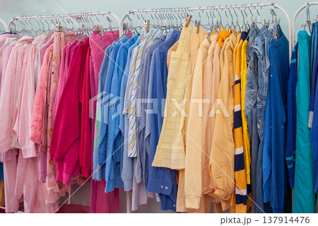 原宿系古着屋さんのおしゃれな店内　 137914476