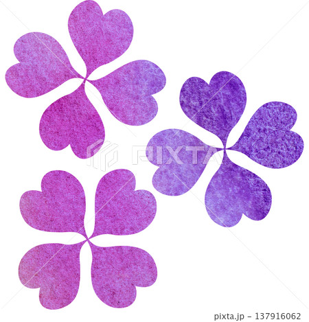 綺麗な水彩模様の四つ葉のクローバーのアイコンのイメージのイラスト 137916062