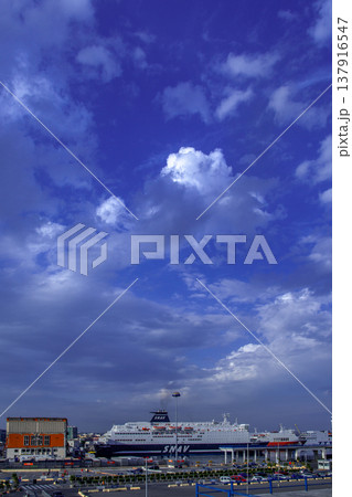 V 137916547