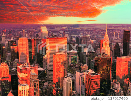 マンハッタン・摩天楼の美しい夕景 マンハッタン・摩天楼の美しい夕景 137917490