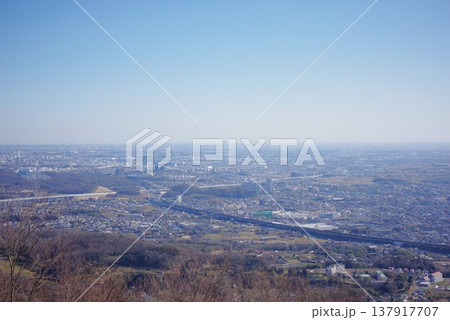 神奈川県伊勢原市にある聖峰（ひじりみね）山頂からの眺望 137917707