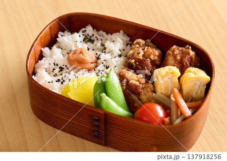 手作りのお弁当 137918256