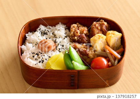 手作りのお弁当 137918257