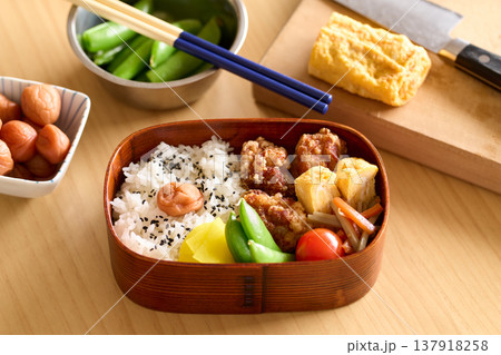 手作りのお弁当 137918258