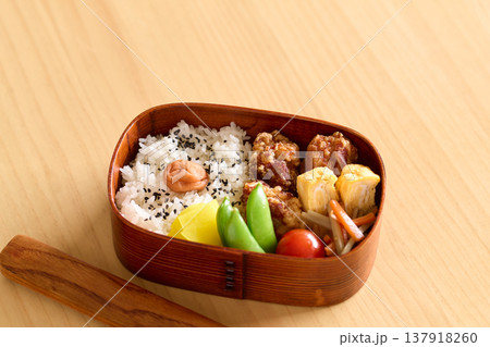 手作りのお弁当 137918260