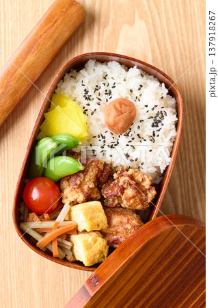 手作りのお弁当 137918267