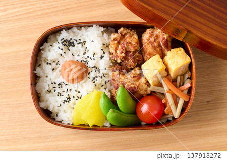 手作りのお弁当 137918272