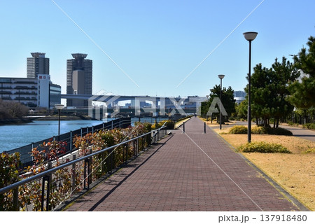 東京都江東区 豊洲ぐるり公園散策路と東雲運河 東京都江東区 豊洲ぐるり公園散策路と東雲運河 137918480