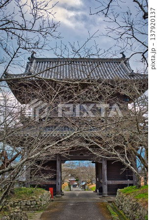 【第八番札所】熊谷寺の仁王門【四国八十八箇所】 【第八番札所】熊谷寺の仁王門【四国八十八箇所】 137920137