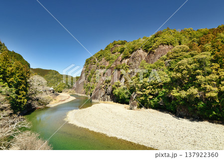 一枚岩・古座川(国指定の天然記念物) 【和歌山県古座川町】 一枚岩・古座川(国指定の天然記念物) 【和歌山県古座川町】 137922360