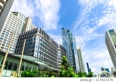 高層ビルのある都市風景 137923276