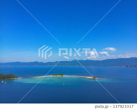 北陸のハワイ・福井県敦賀市の無人島「水島」のドローン空撮。観光PR、景勝地紹介に。 137923317