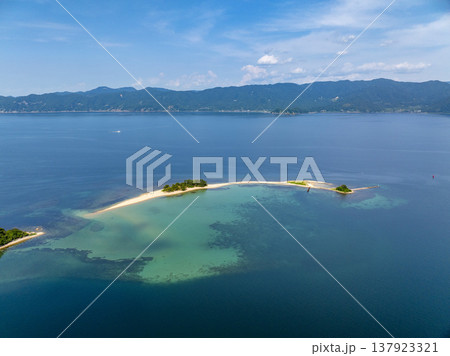北陸のハワイ・福井県敦賀市の無人島「水島」のドローン空撮。観光PR、景勝地紹介に。 北陸のハワイ・福井県敦賀市の無人島「水島」のドローン空撮。観光PR、景勝地紹介に。 137923321
