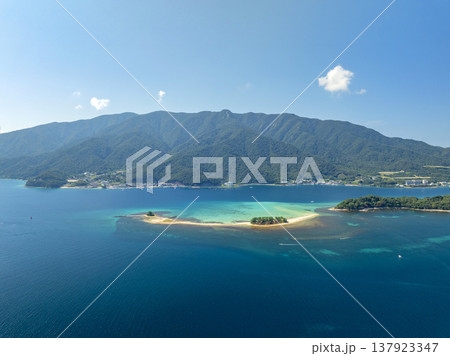 北陸のハワイ・福井県敦賀市の無人島「水島」のドローン空撮。観光PR、景勝地紹介に。 137923347