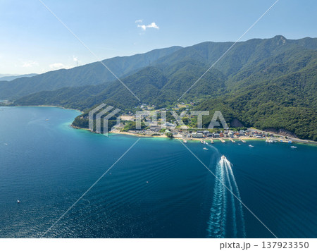 北陸のハワイ・福井県敦賀市の無人島「水島」のドローン空撮。観光PR、景勝地紹介に。 北陸のハワイ・福井県敦賀市の無人島「水島」のドローン空撮。観光PR、景勝地紹介に。 137923350