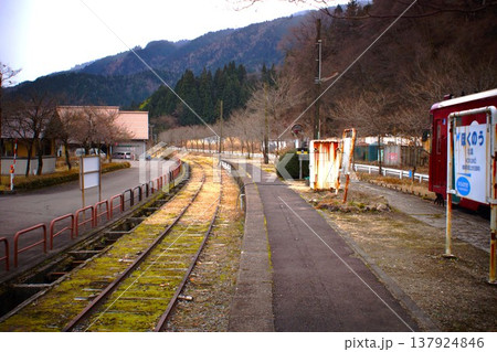 長良川鉄道の風景 北濃駅 長良川鉄道の風景 北濃駅 137924846
