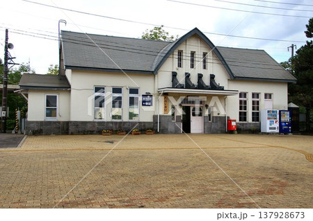 大沼公園への玄関口… 函館本線【大沼公園駅】 大沼公園への玄関口… 函館本線【大沼公園駅】 137928673