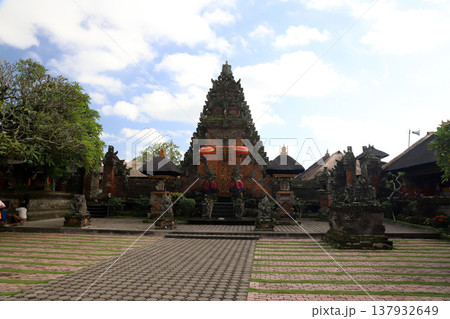 バリ島　ウブド　バトゥアン寺院 137932649