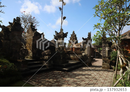 バリ島　ウブド　バトゥアン寺院 137932653