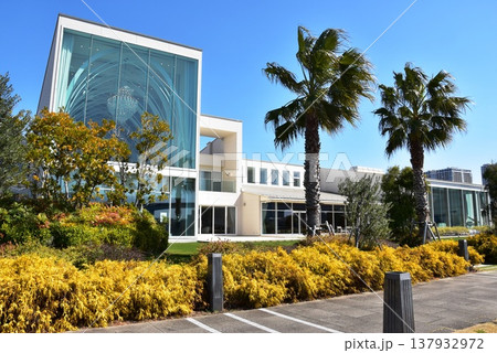 東京都江東区　豊洲ぐるり公園散策路とパークレストラン 137932972