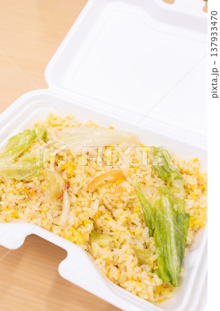 おいしいカニレタス炒飯弁当 おいしいカニレタス炒飯弁当 137933470