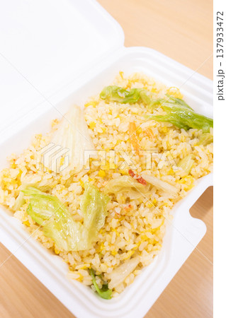 おいしいカニレタス炒飯弁当 137933472