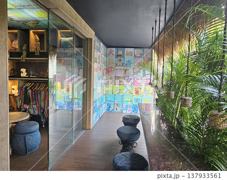 バリ島　スミニャック　カフェ 137933561