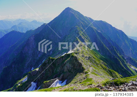 鹿島槍ヶ岳の南峰 鹿島槍ヶ岳の南峰 137934385