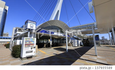 東京臨海高速鉄道(TWR)りんかい線の東京テレポート駅A出口、エスカレーターが設置 東京臨海高速鉄道(TWR)りんかい線の東京テレポート駅A出口、エスカレーターが設置 137935589