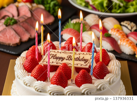 バースデーケーキ 137936331