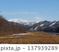 残雪の飯豊連峰北部【新潟県胎内市】 残雪の飯豊連峰北部【新潟県胎内市】 137939289