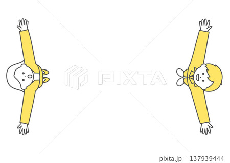 両手を広げて上を見上げるスーツ姿の男女のフレーム｜上からの視点 137939444