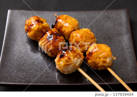 おいしい焼き鳥つくね 137939484