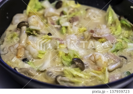 野菜と海老のクリーム煮 野菜と海老のクリーム煮 137939723
