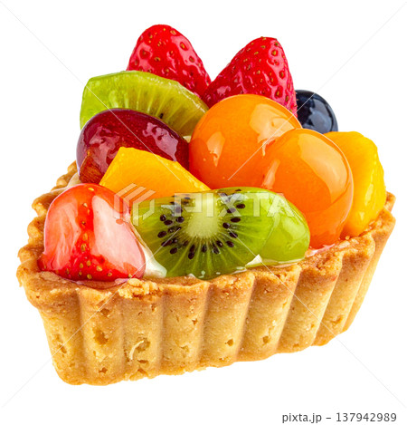 果物がたくさん乗ったフルーツタルト、ケーキの素材 137942989