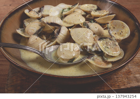 vongole clams, in cream sauce, homemade, top view, no people, vongole clams, in cream sauce, homemade, top view, no people, 137943254
