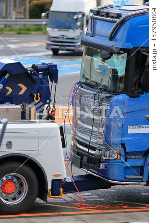 大型レッカー車 137950804