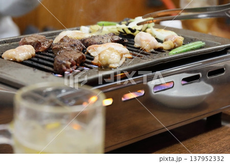 焼き肉店内 137952332