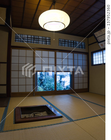酒田市の元料亭に残る和室と囲炉裏のある空間 酒田市の元料亭に残る和室と囲炉裏のある空間 137952360