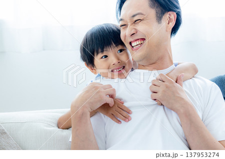 パパと子供 パパと子供 137953274