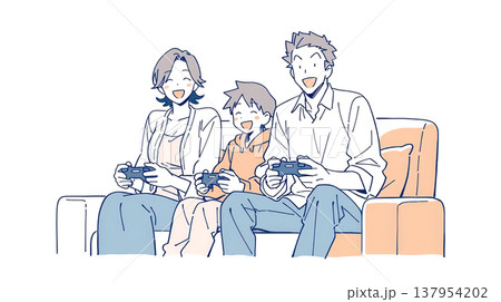家族団欒でソファーに座ってゲームをする親子 137954202