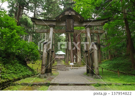 白山平泉寺　二の鳥居と拝殿 137954822
