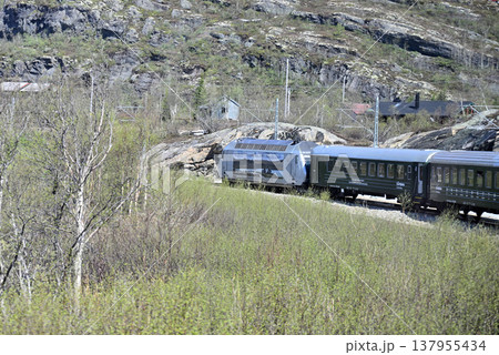山間部を走るフロム鉄道 山間部を走るフロム鉄道 137955434