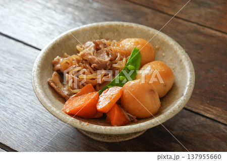 豚肉の肉じゃが 豚肉の肉じゃが 137955660