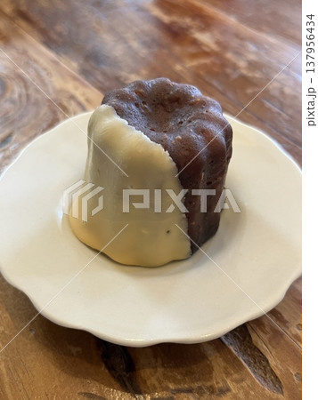 カヌレcannelé de Bordeaux自分へのご褒美スイーツ カヌレcannelé de Bordeaux自分へのご褒美スイーツ 137956434